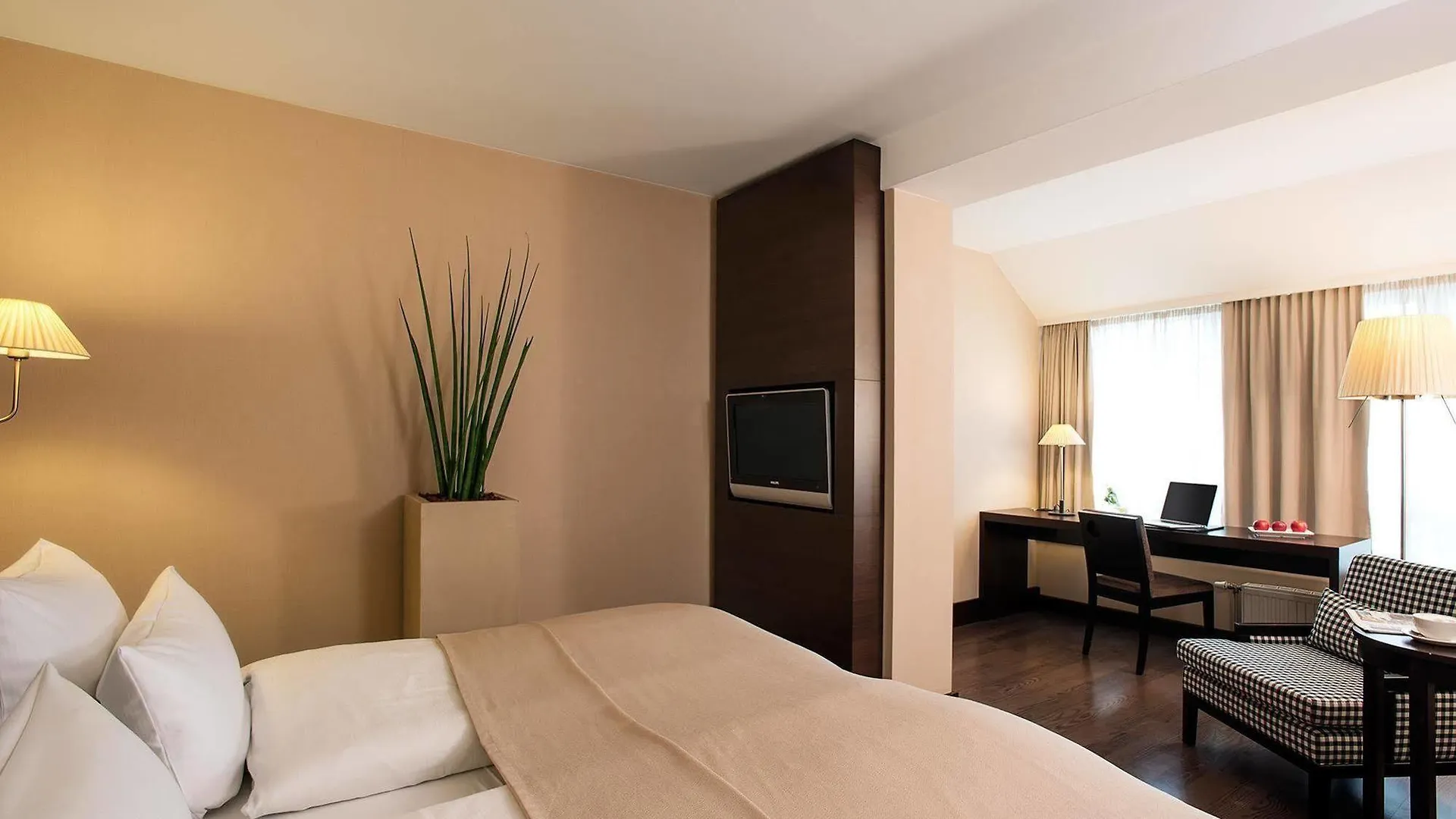 **** Hotel Nh Duesseldorf Koenigsallee Alemanha
